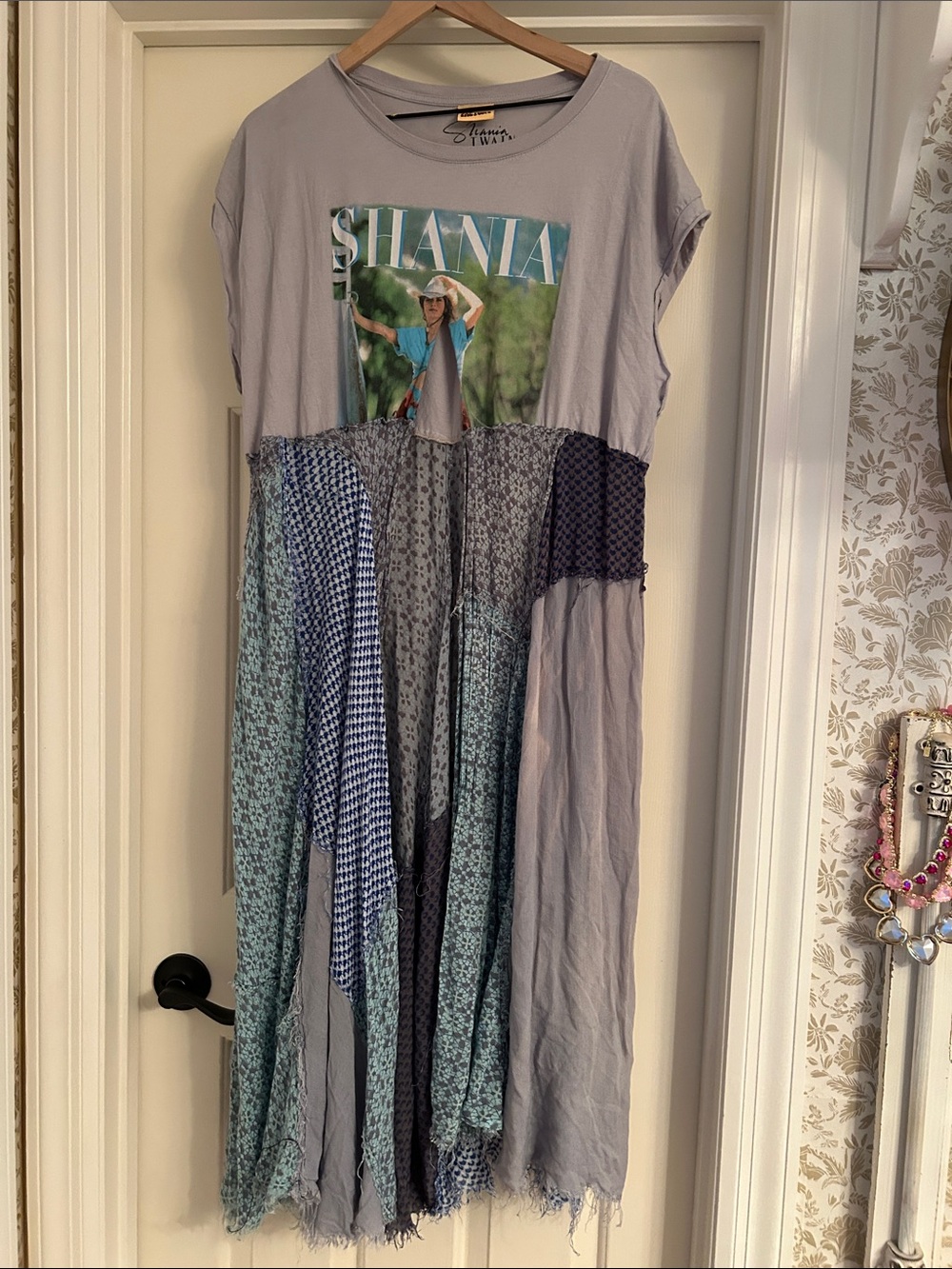 Shania Twain Morgan factory split tee